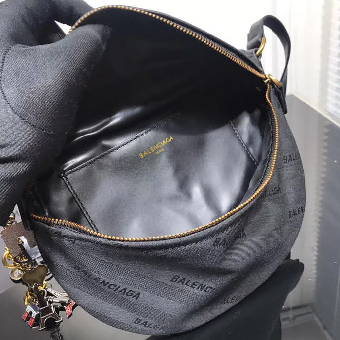 BALENCIAG巴黎世家 火爆 帆布拼牛皮 可做胸包 斜挎 單肩包 91869  BL1609
